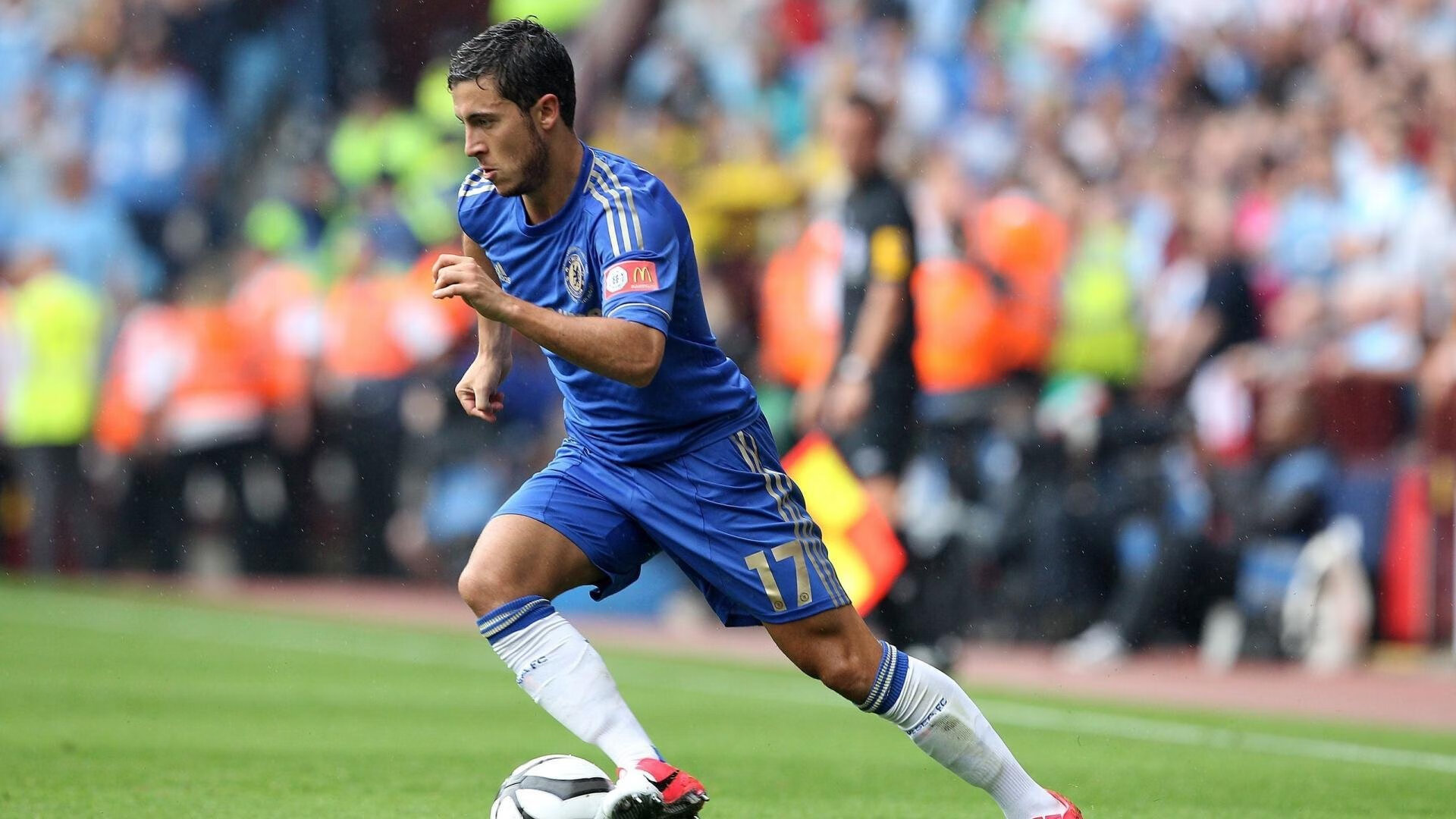 米兰体育官方下载-国足控场主导权变化趋势解读，国足控球率